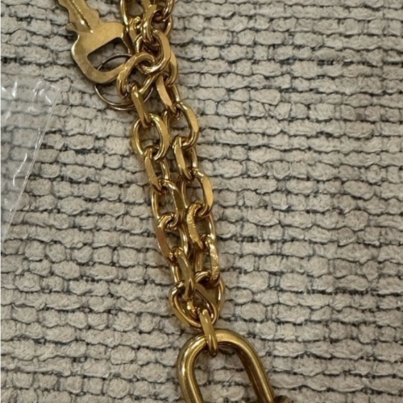 Authentic LV Lock & Key - Picture 4 of 4